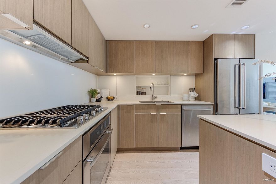 710 111 E 1st Avenue