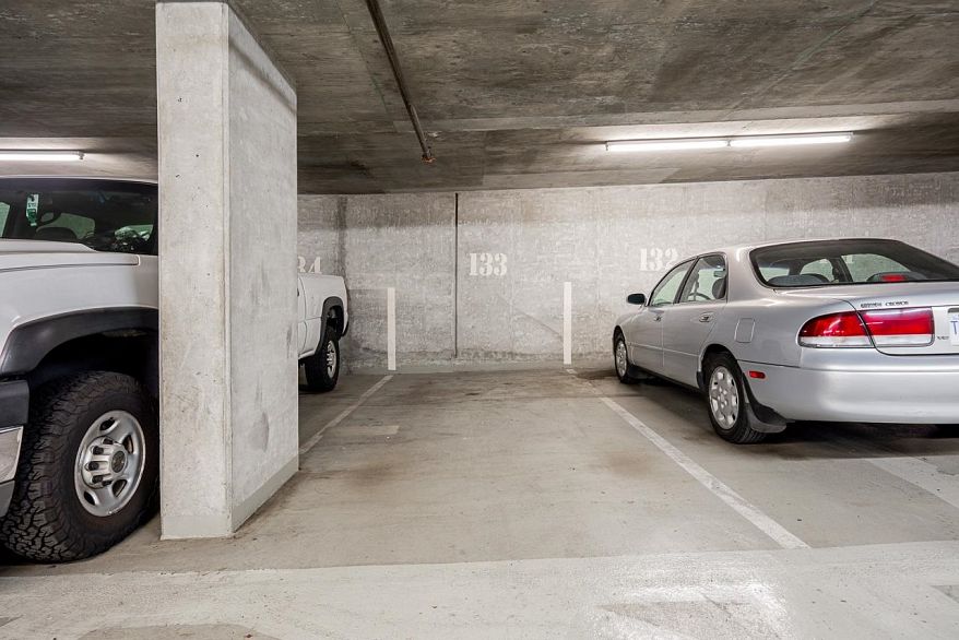 906 3438 Vanness Avenue