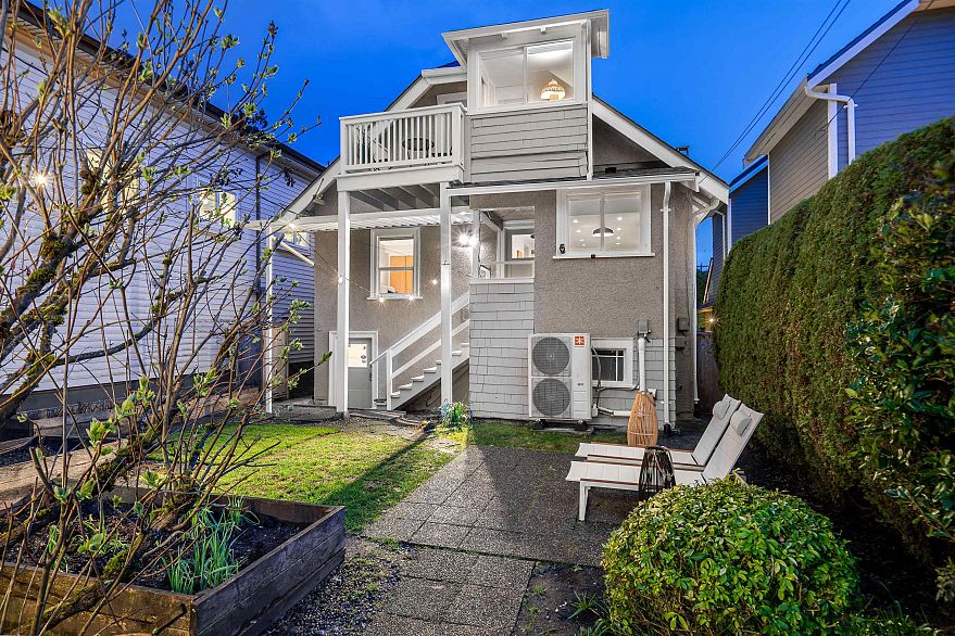 2011 Creelman Avenue