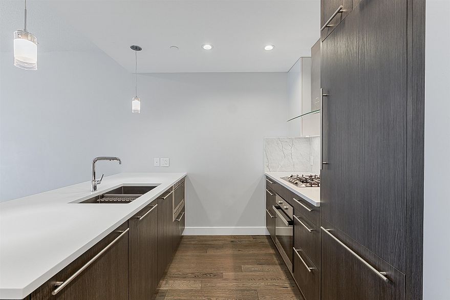 202 655 W 41st Avenue