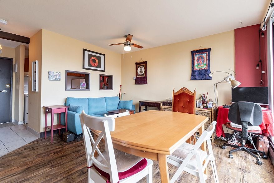 1403 1330 Harwood Street