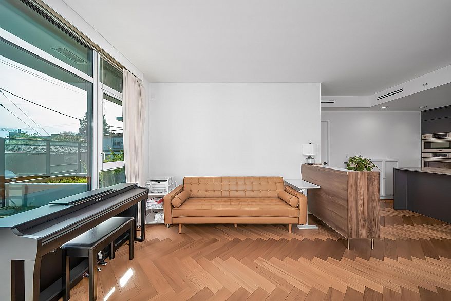 106 458 W 63rd Avenue