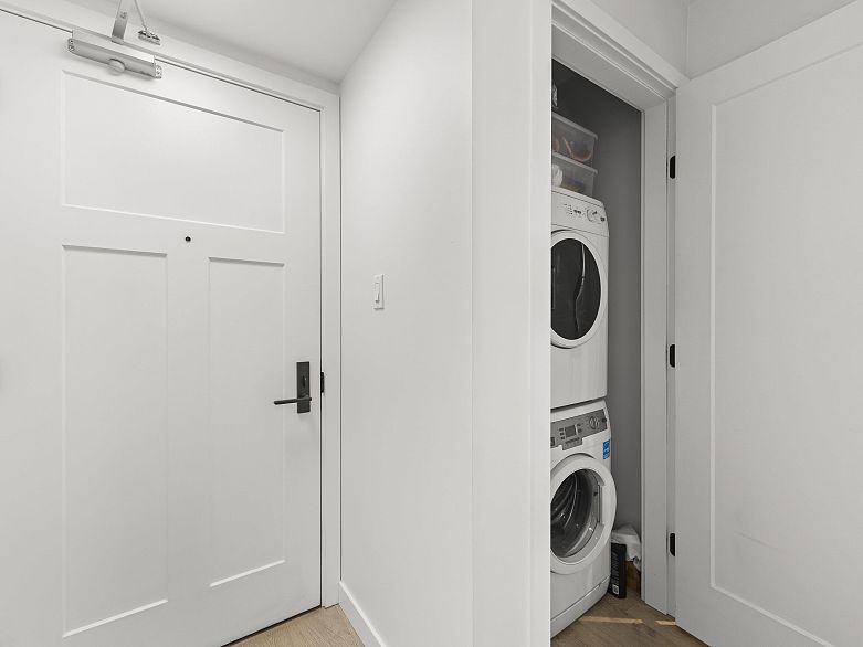 502 311 E 6th Avenue