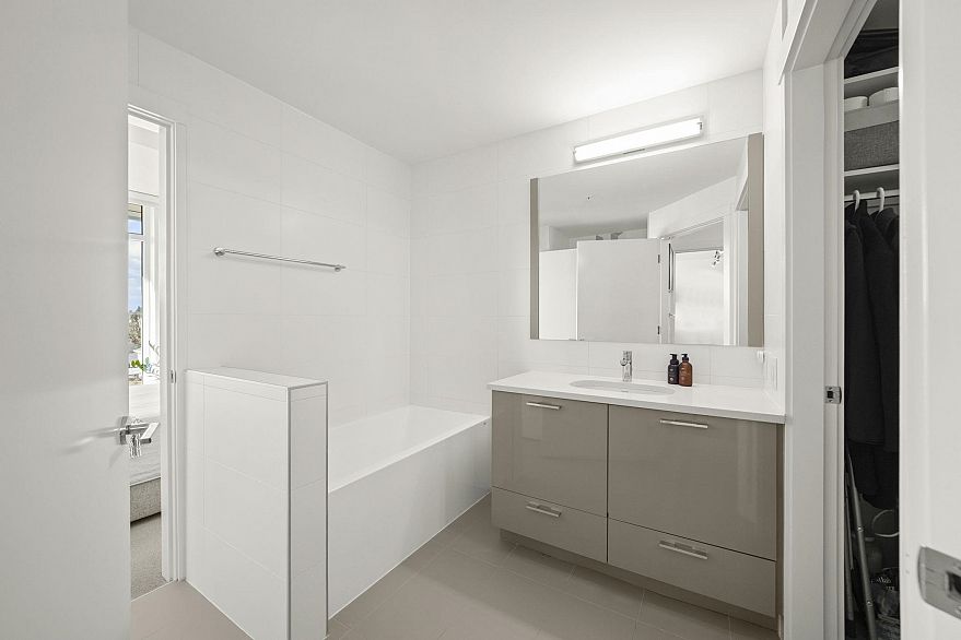 401 4171 Cambie Street