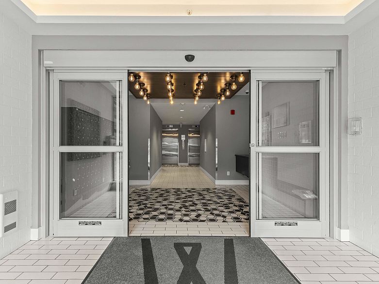 502 311 E 6th Avenue