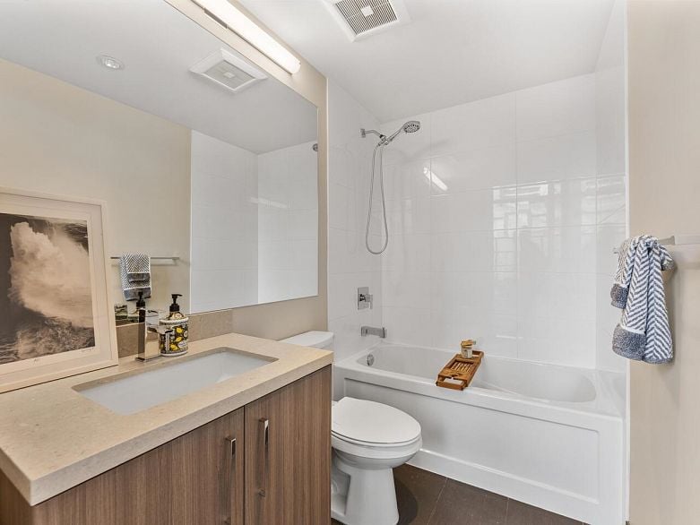 201 1788 Ontario Street