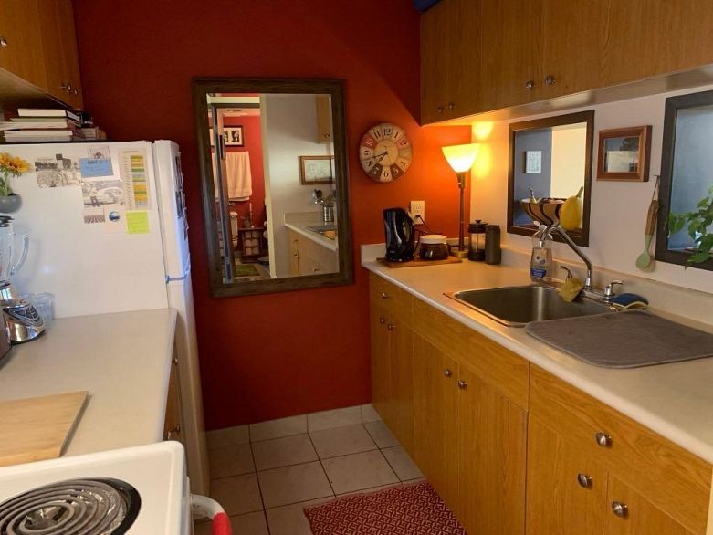 1403 1330 Harwood Street