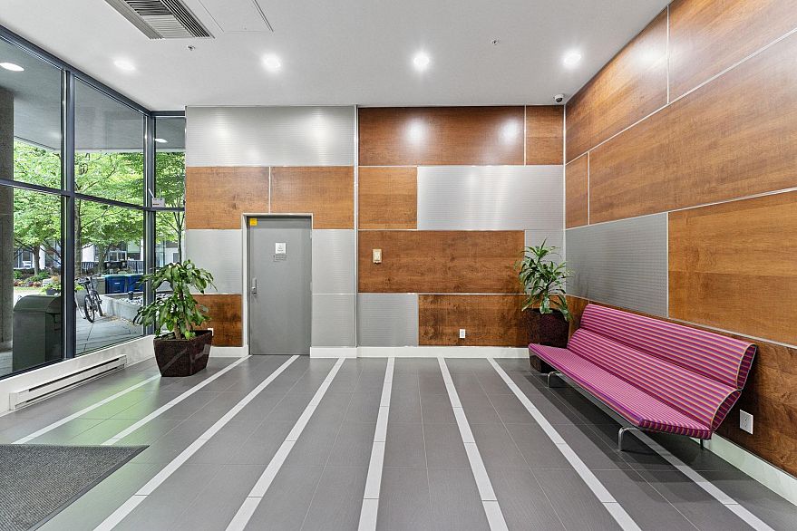 310 939 Expo Boulevard