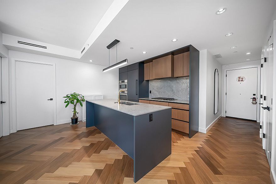 106 458 W 63rd Avenue