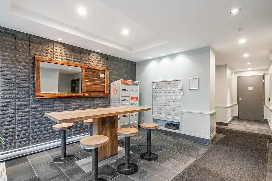 406 2511 Quebec Street