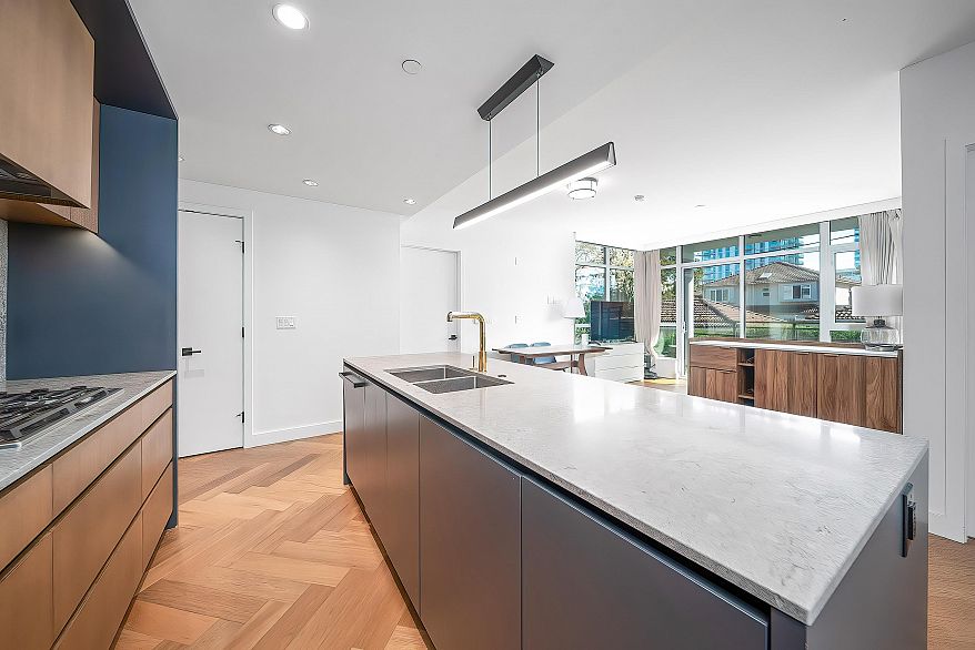 106 458 W 63rd Avenue