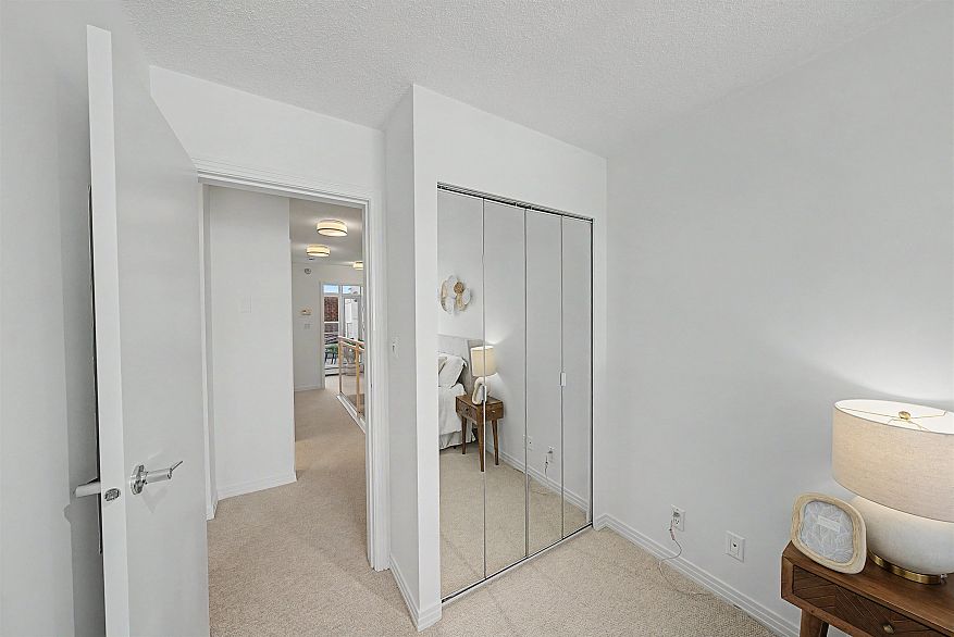 TH A 1199 Marinaside Crescent