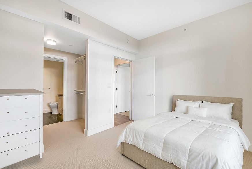 3559 E Kent Avenue North