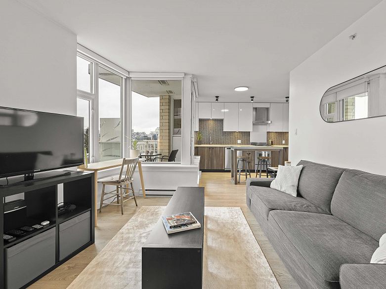 502 311 E 6th Avenue