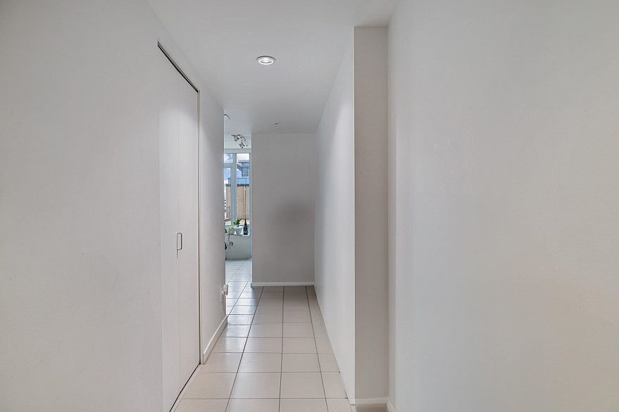 718 610 Granville Street