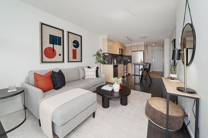 1703 1325 Rolston Street