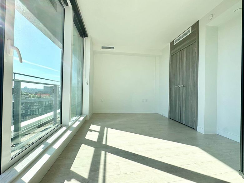 1318 1768 Cook Street