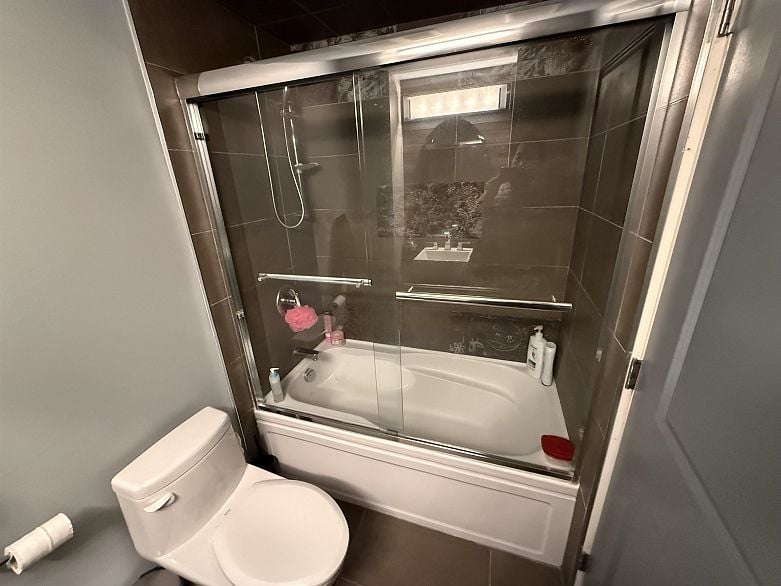 117 2416 W 3rd Avenue