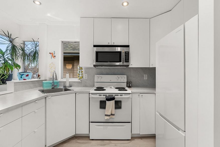 E301 623 W 14th Avenue