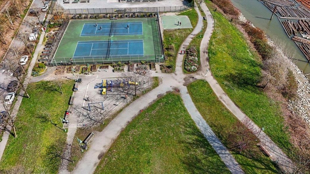 909 2733 Chandlery Place