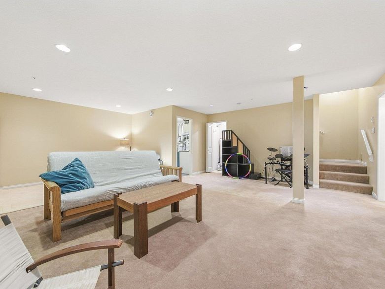 31 5650 Hampton Place