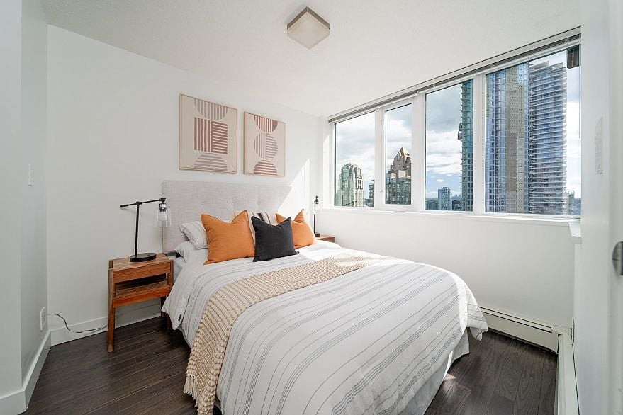 1703 1325 Rolston Street