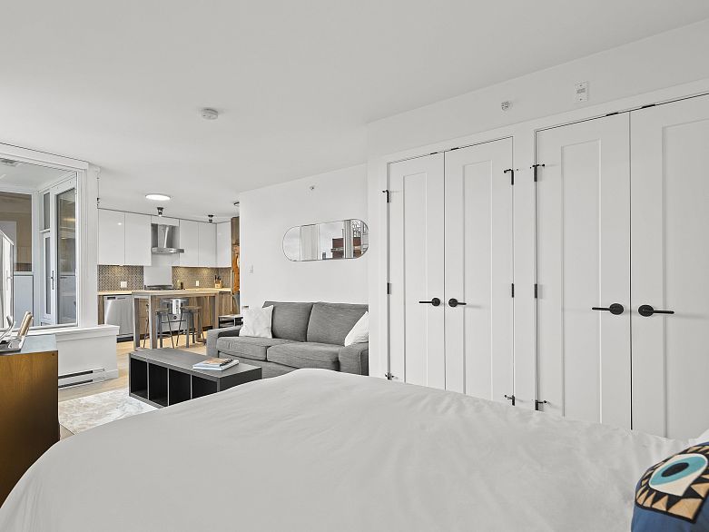 502 311 E 6th Avenue