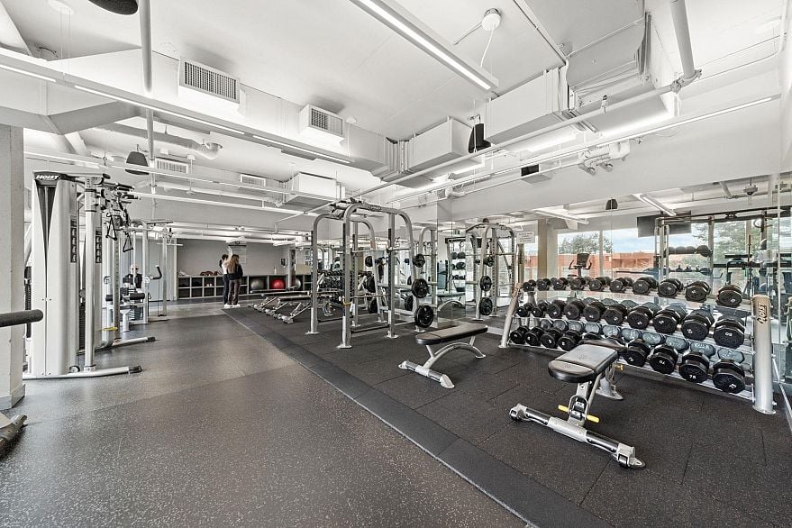 2407 8189 Cambie Street