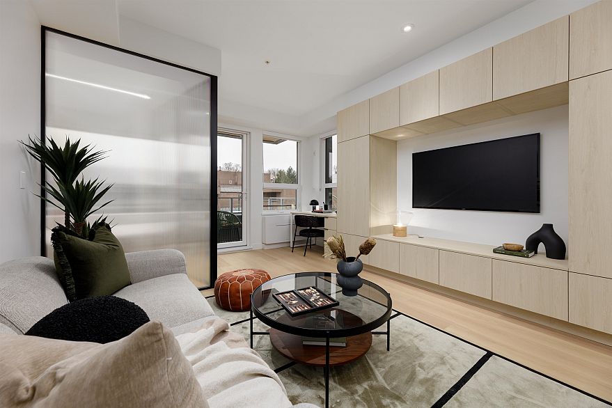 406 2471 Saint George Street