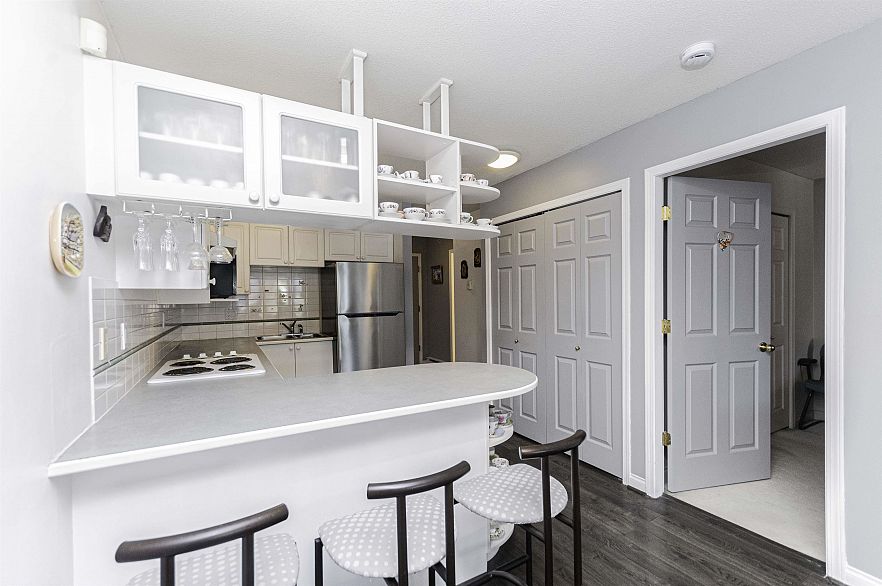 PH6 5723 Balsam Street