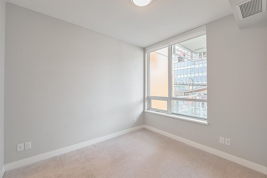 202 655 W 41st Avenue