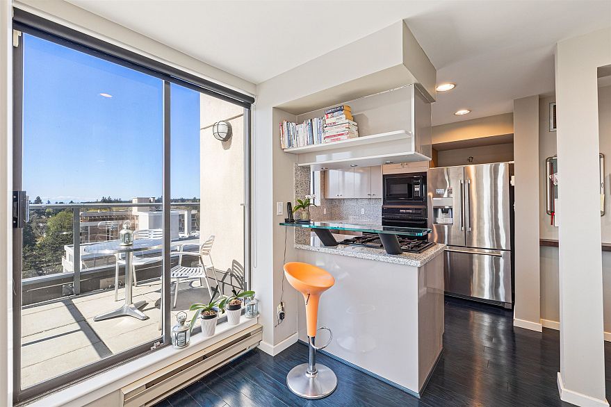 1100 5890 Balsam Street