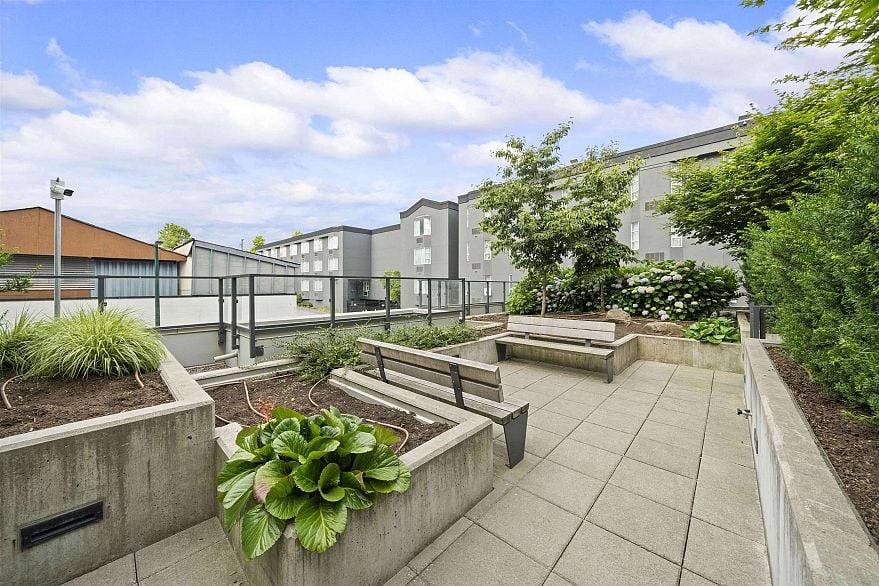 301 8888 Osler Street