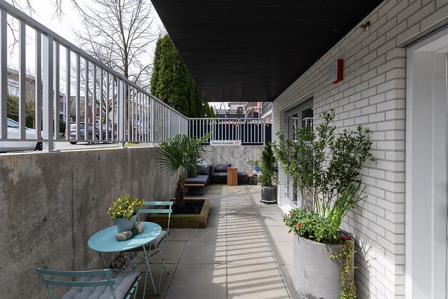 101 239 E 16th Avenue