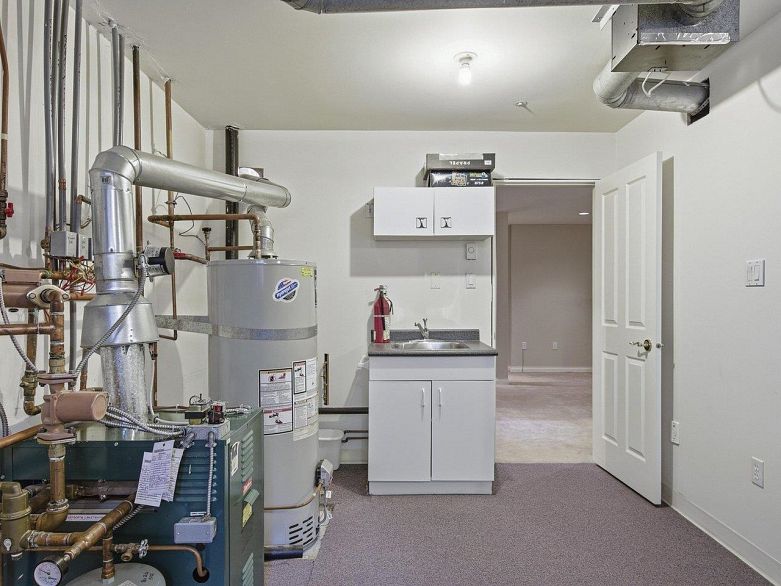 31 5650 Hampton Place