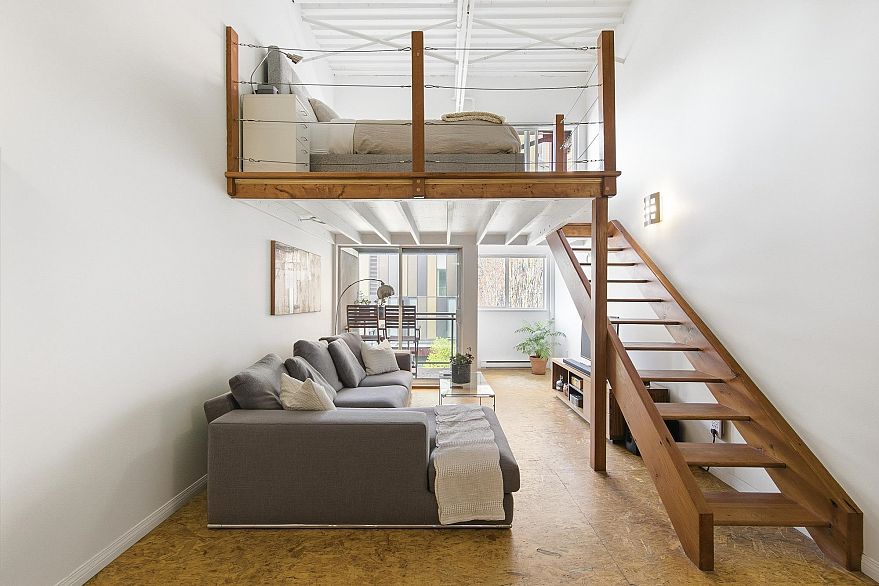 C6 238 E 10th Avenue