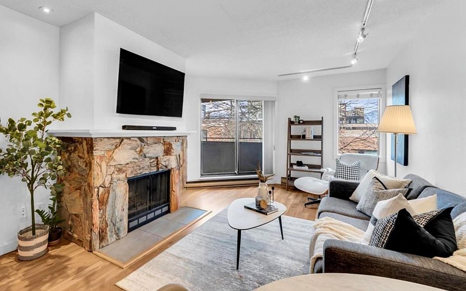 407 1476 W 10th Avenue