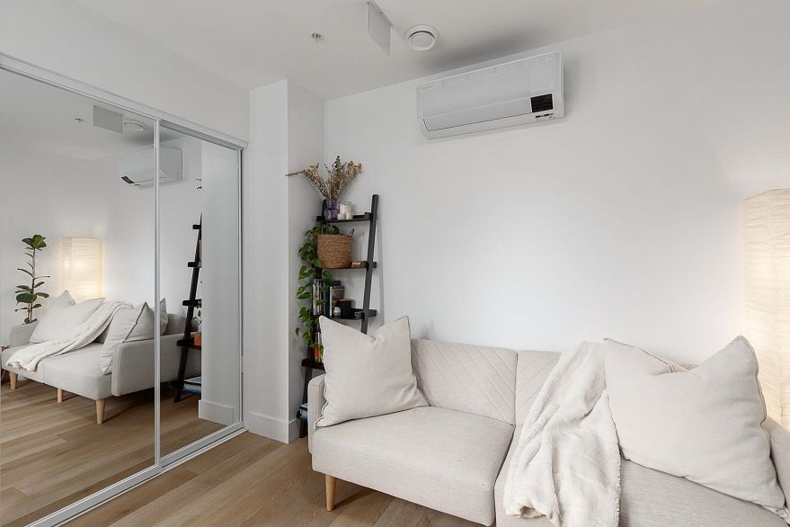 101 239 E 16th Avenue