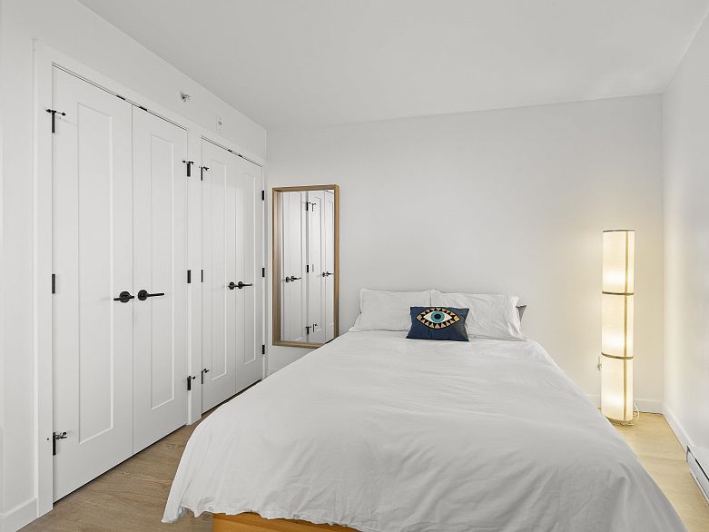 502 311 E 6th Avenue