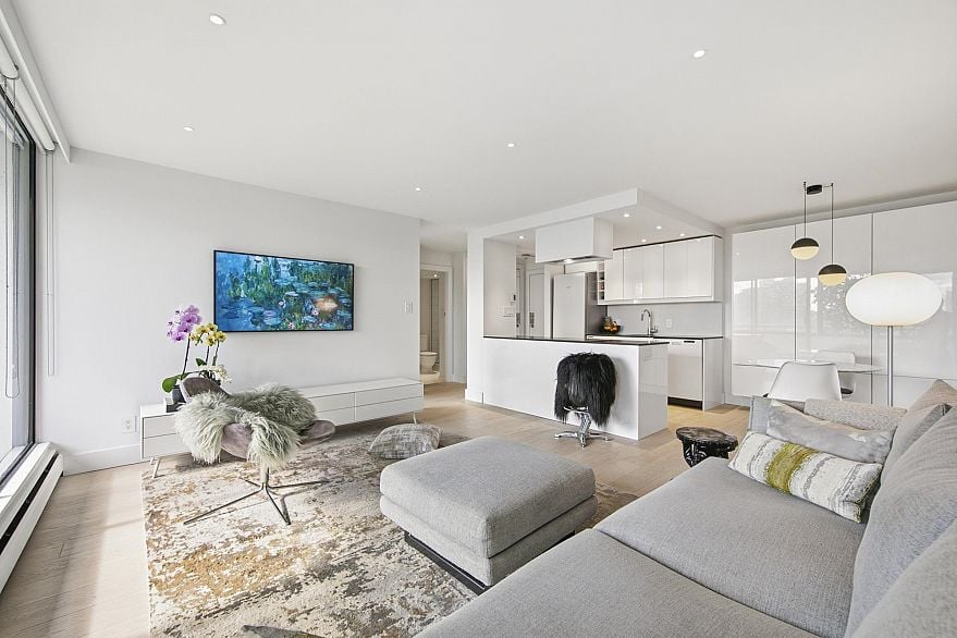 1806 1725 Pendrell Street