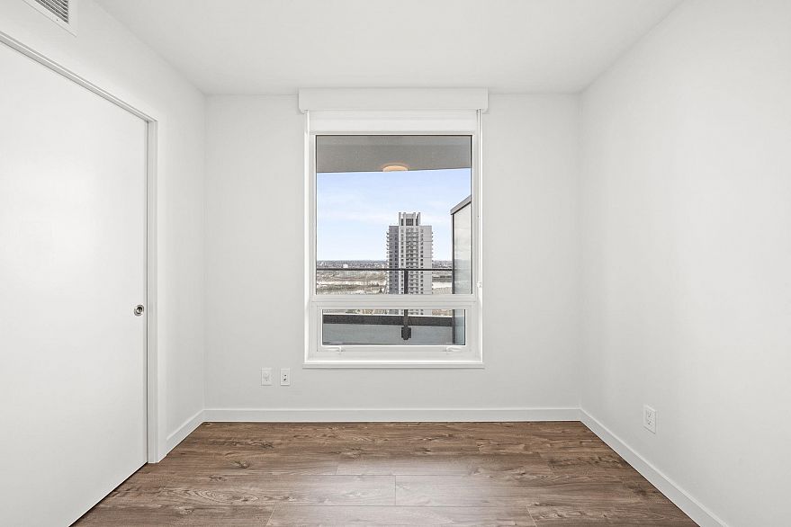 2407 8189 Cambie Street