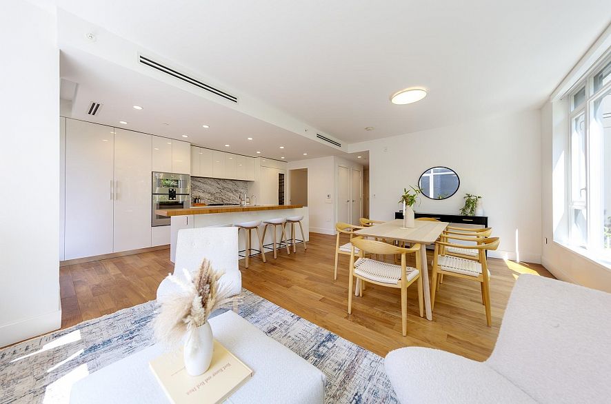 206 7428 Alberta Street