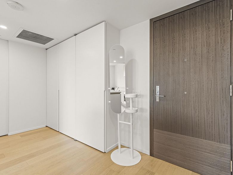 1104 889 Pacific Street