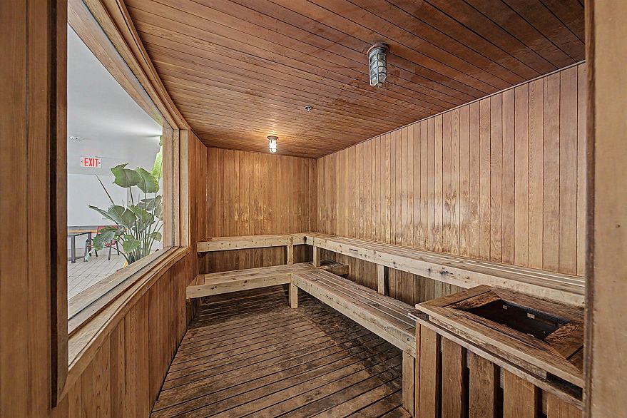 TH A 1199 Marinaside Crescent