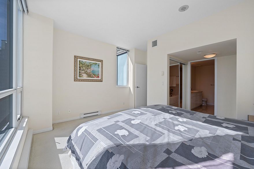 3601 1328 W Pender Street