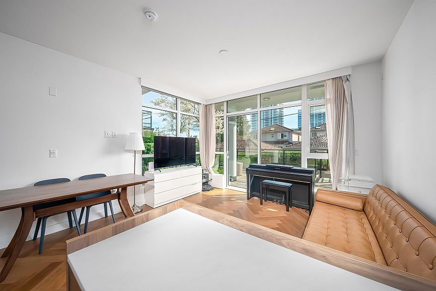 106 458 W 63rd Avenue