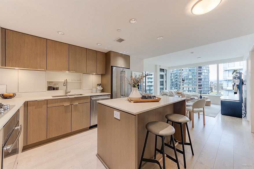 710 111 E 1st Avenue