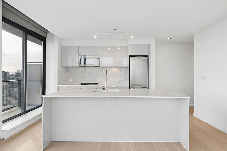 2904 108 W Cordova Street