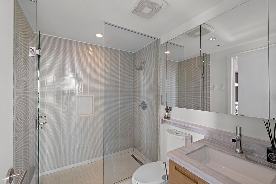 3511 777 Richards Street