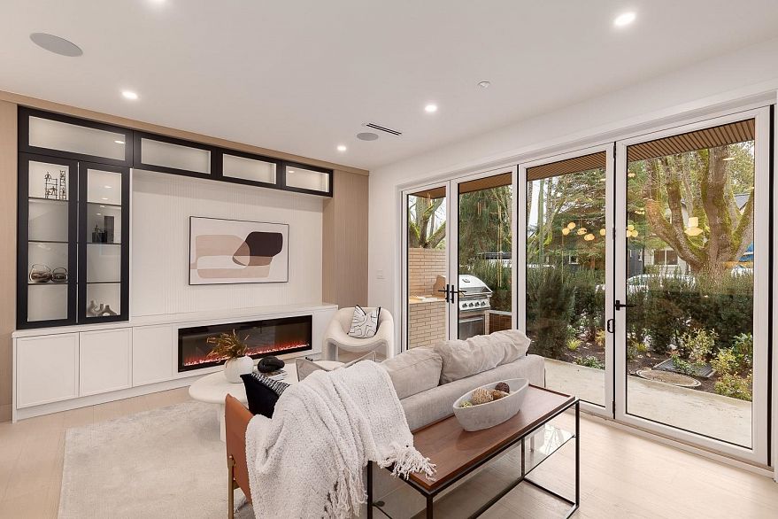 1 2976 W 13th Avenue